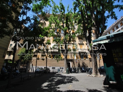 Genova Foce Piazza G.Alimonda- Appartamento piano alto 